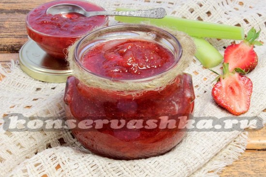 Варенье из клубники и ревеня