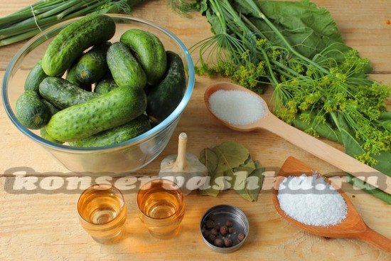 Ингредиенты для приготовления маринованных огурцов