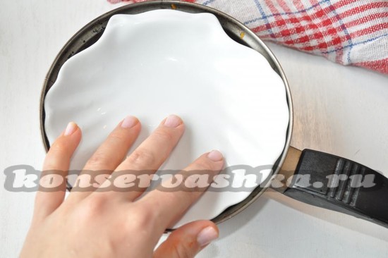 накрыть блюдцем