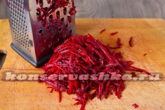 Свеклу шинкуем