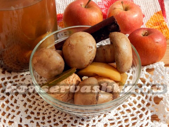 рецепт маринованных шампиньонов с яблоком и корицей.