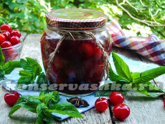 Черешня и вишня в пряном сиропе