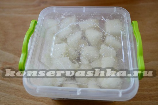 закрываем крышкой