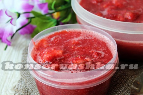 Перетёртая клубника с сахаром
