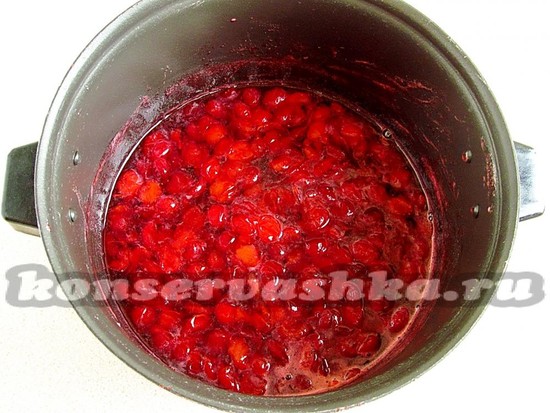 Вишню варить 5 минут