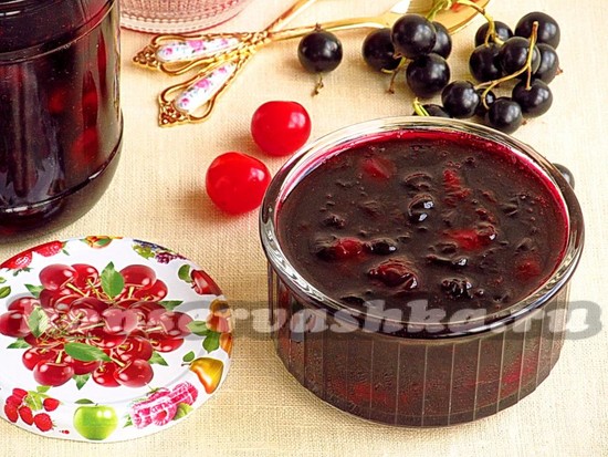 Джем из вишни и черной смородины