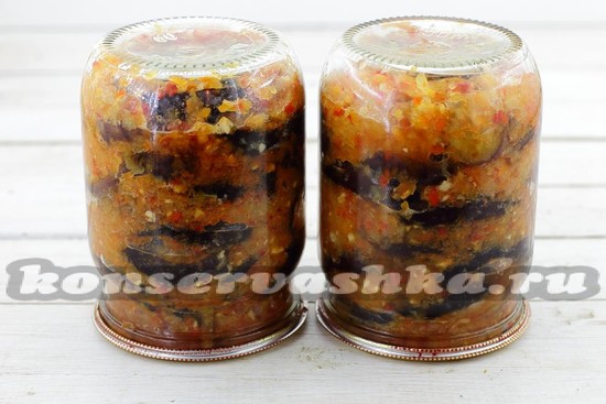 закатываем банки крышками