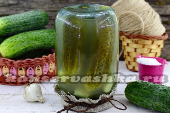 Квашеные огурцы в банках на зиму