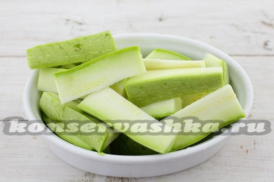 Кабачки нарезать