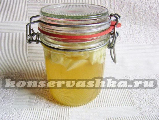 закатываем банки крышками