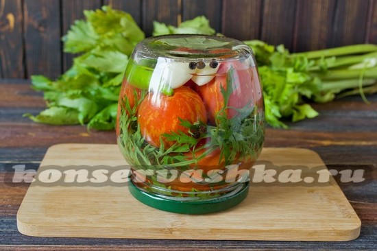 заливаем банки рассолом