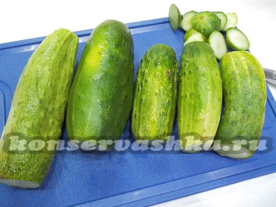 С огурцов отрезаны кончики