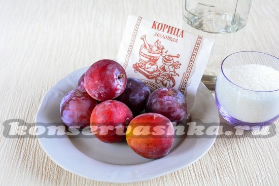 Ингредиенты для приготовления компота из слив