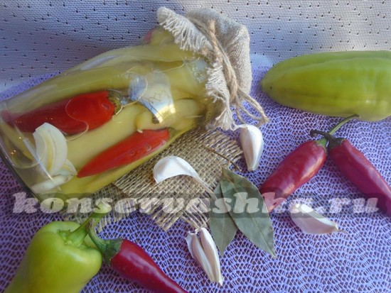 Рецепт маринованного острого и сладкого перца с чесноком