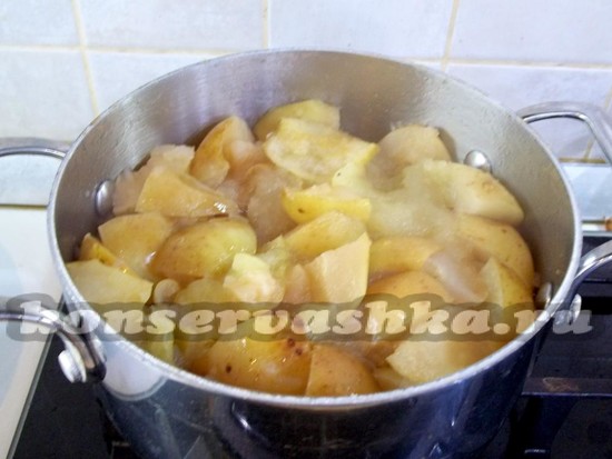 Яблоки отварены