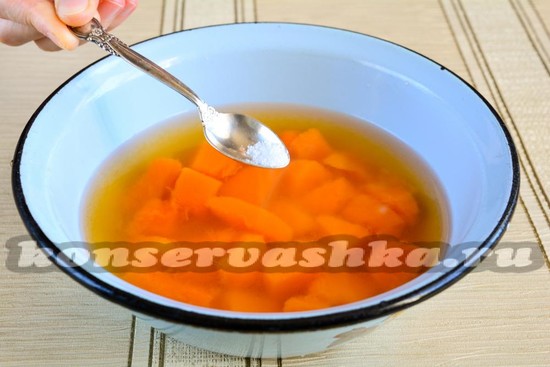 Добавить кислоту