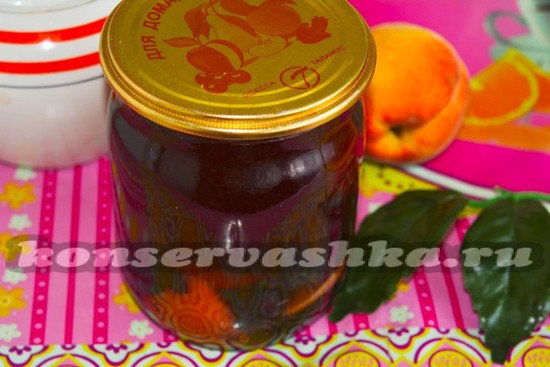 закрыть банки с компотом крышками