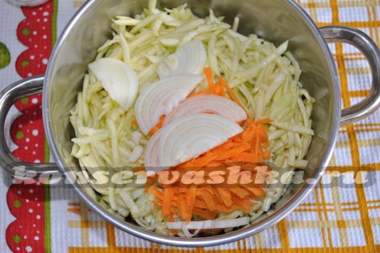 выкладываем лук