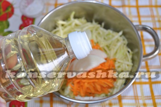 добавляем масло