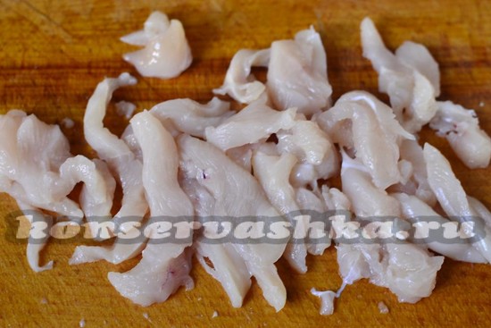 Нарезать мясо