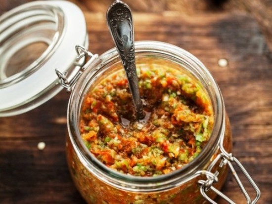Икра из коровников с чесноком на зиму, рецепты