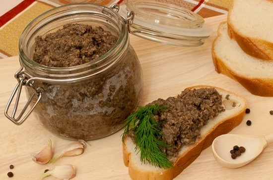 Икра из коровников с чесноком на зиму, рецепты