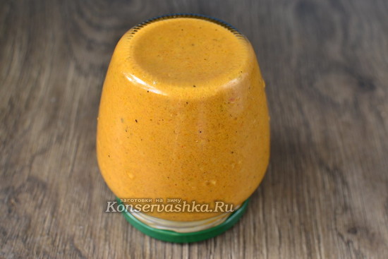 закатать банки крышками