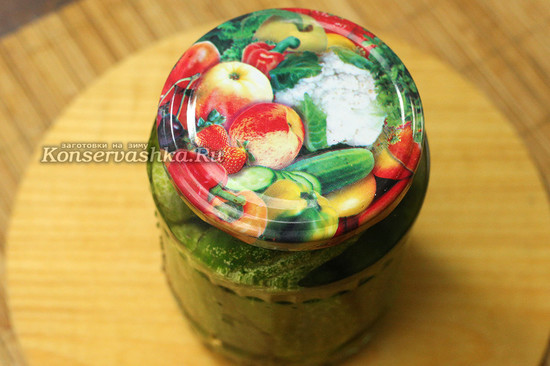 закручиваем крышкой, укутываем на сутки