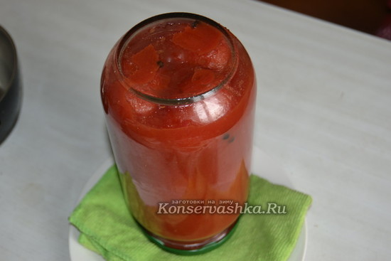 закатать банки крышками