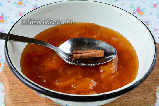 Добавить палочку корицы