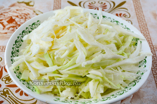 Нашинковать капусту