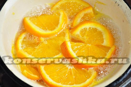 проварите апельсины в течении 15-20 минут