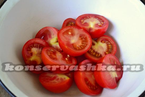 помидоры нарезать