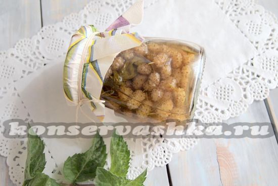 Шелковица (тутовник) с мятой в сиропе, рецепт с фото