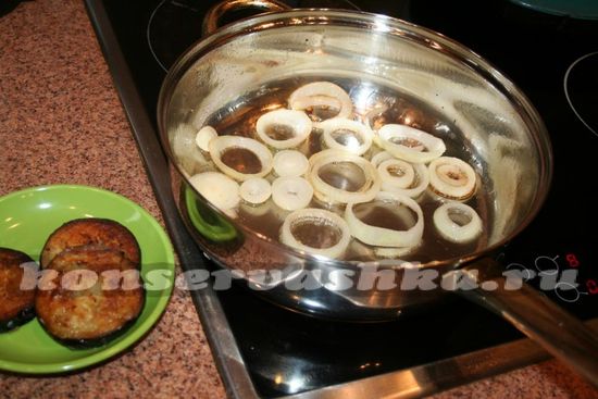 Луковые кольца жарим на сковороде