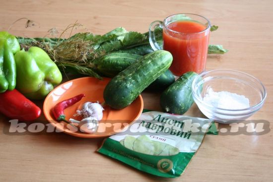Ингредиенты для приготовления огурцов в томате