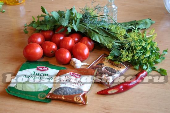 Ингредиенты для приготовления томатов по-мелитопольски на зиму