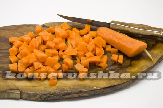 морковку нарезать