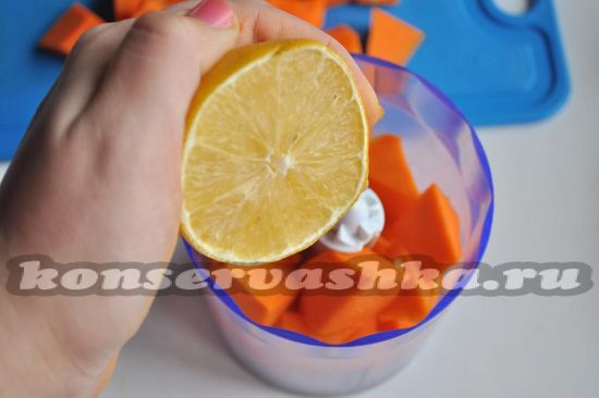 выдавите сок лимона