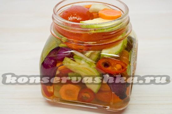 Салат из кабачков и помидоров на зиму - рецепт с фото