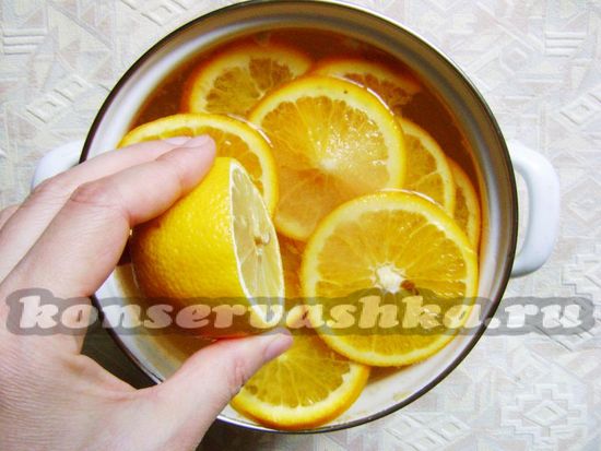 Добавить сок лимона