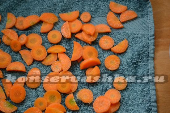просушите морковь