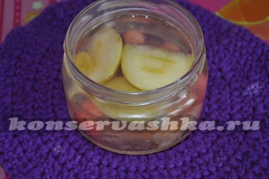 Компот из абрикосов с яблоками на зиму: рецепт с фото