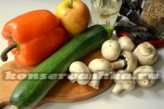 Ингредиенты для приготовления икры из цукини и грибов