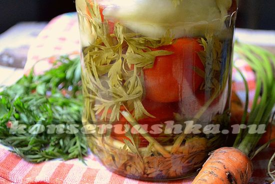 Помидоры маринованные с морковной ботвой, рецепт