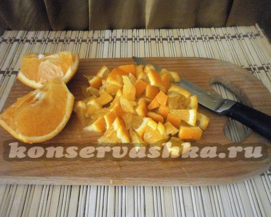Нарезать апельсин