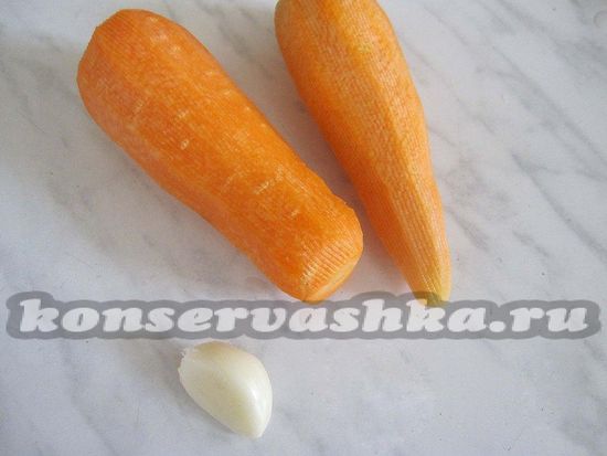 Чистим морковь и чеснок