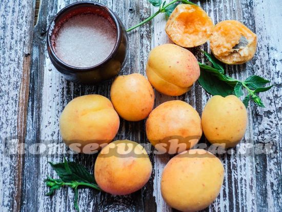 Ингредиенты для приготовления абрикос в собственном соку