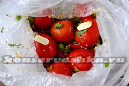 Малосольные помидоры в пакете быстрый рецепт за 5 минут