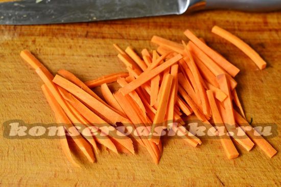 Морковь нарезать